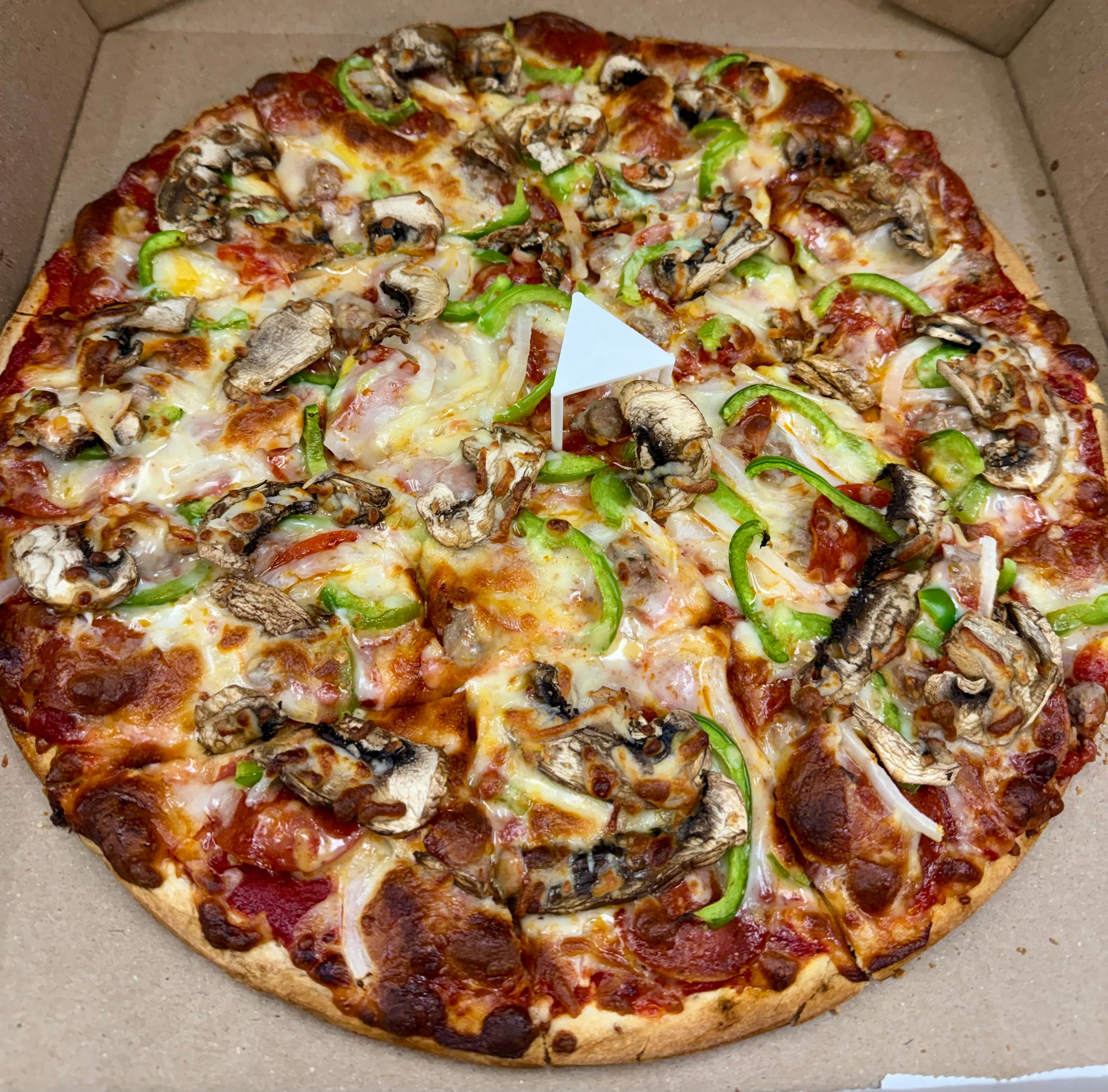 Deluxe Pizza.
